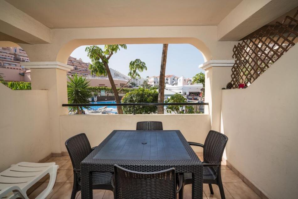 Castle Apartment Margherita Лос Кристианос Экстерьер фото